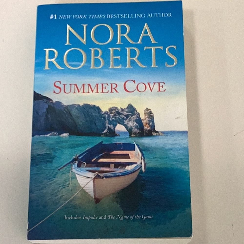 NORA ROBERTS 8 Book Bundle - Picture 4 of 8